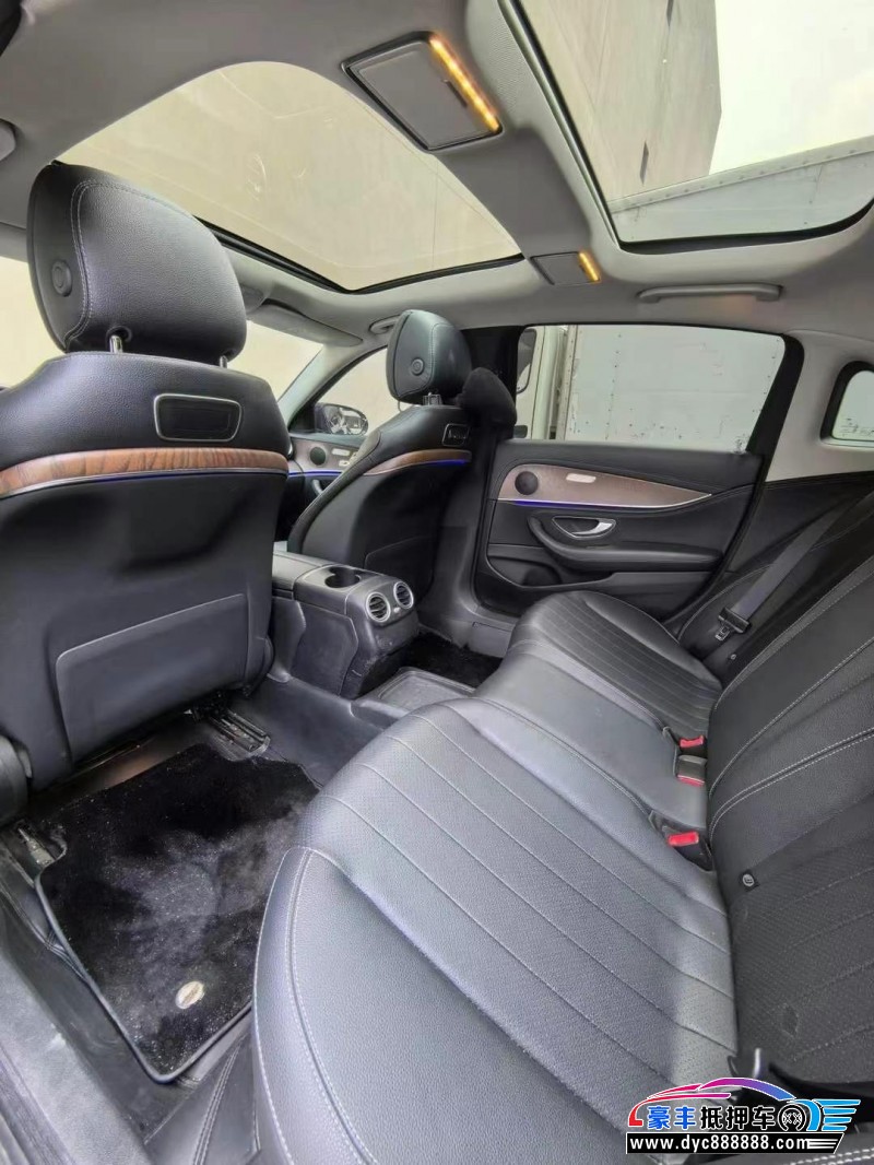 18年奔驰E轿车抵押车出售