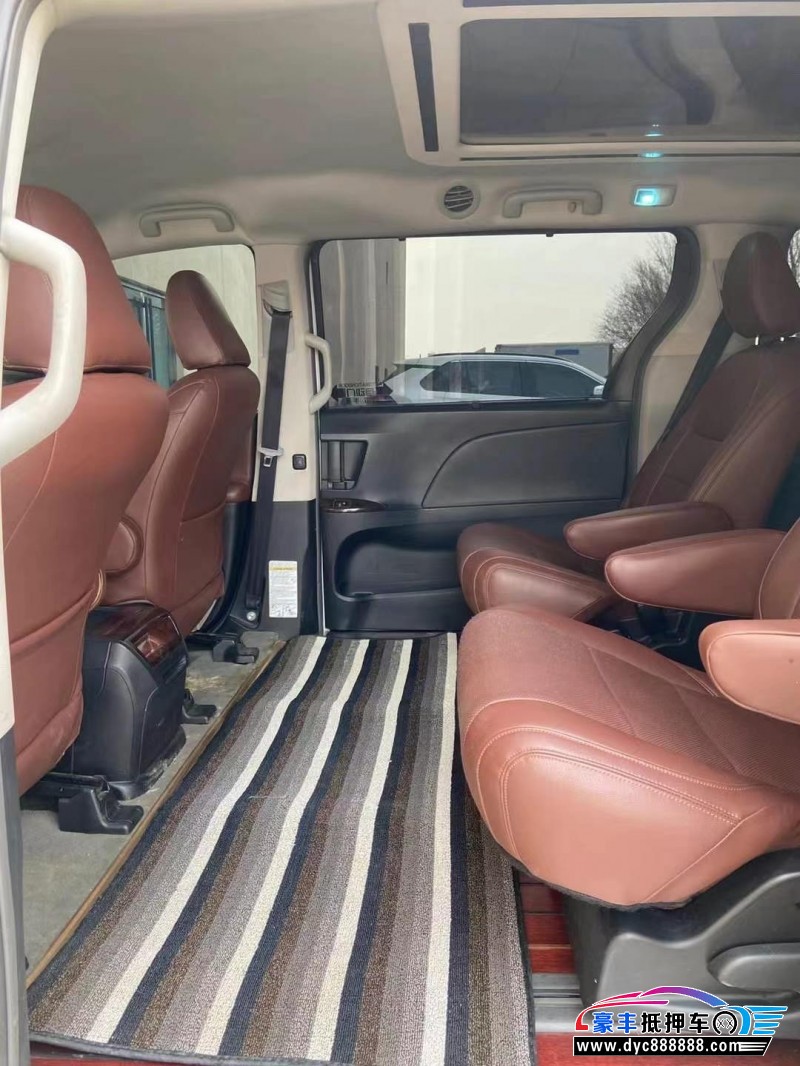 17年丰田塞纳MPV抵押车出售