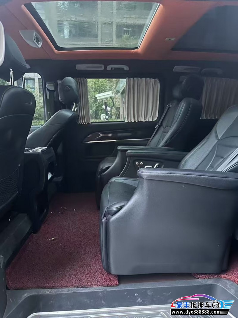 18年奔驰V轿车抵押车出售