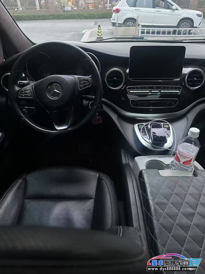 18年奔驰V轿车抵押车出售