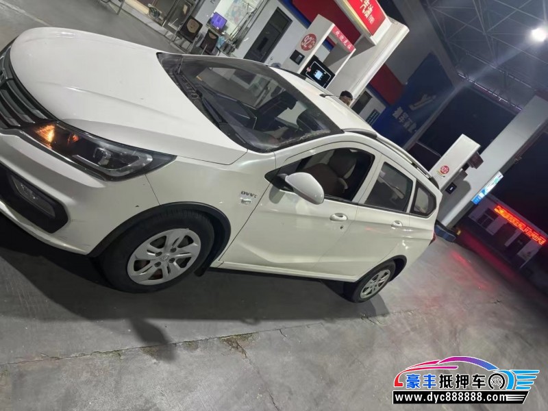 19年宝骏310W轿车抵押车出售