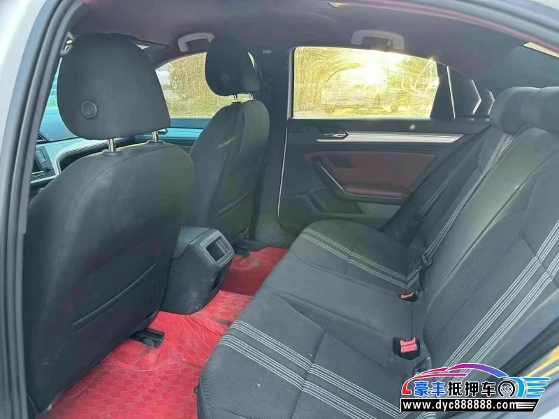 17年大众凌渡轿车抵押车出售