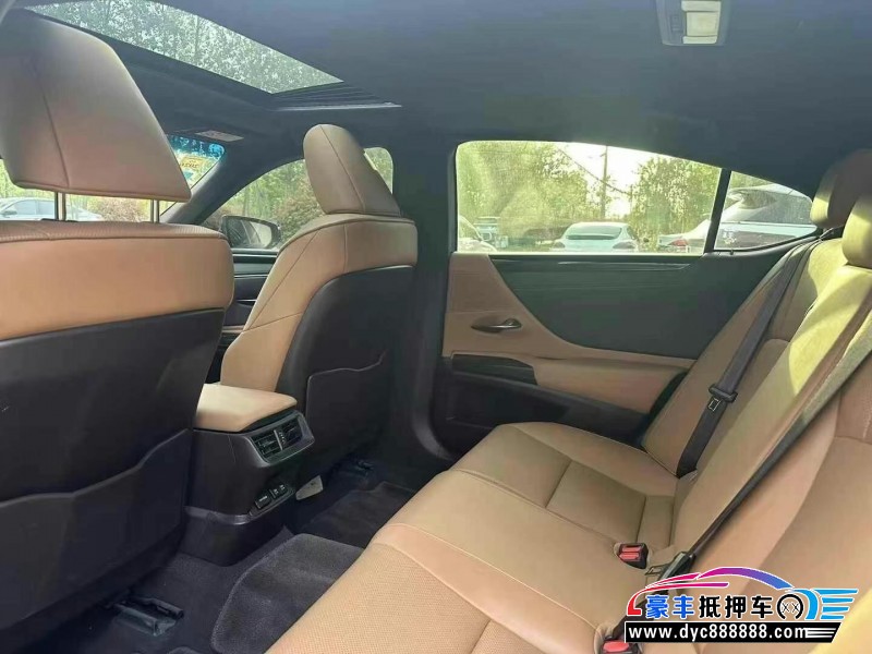 20年雷克萨斯ES轿车抵押车出售