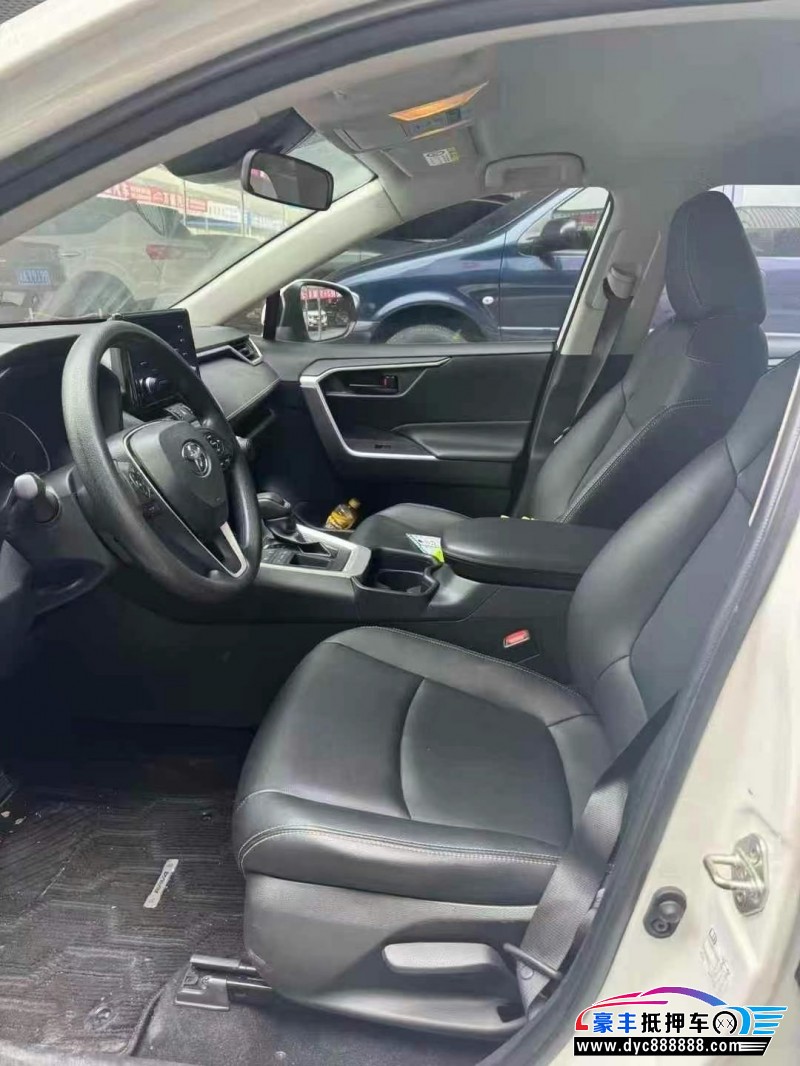 20年丰田RAV4轿车抵押车出售