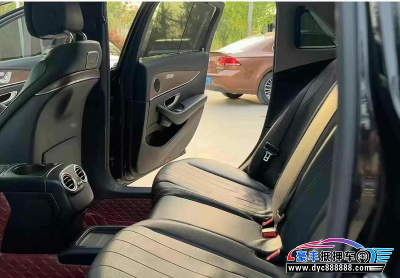 17年奔驰E轿车抵押车出售