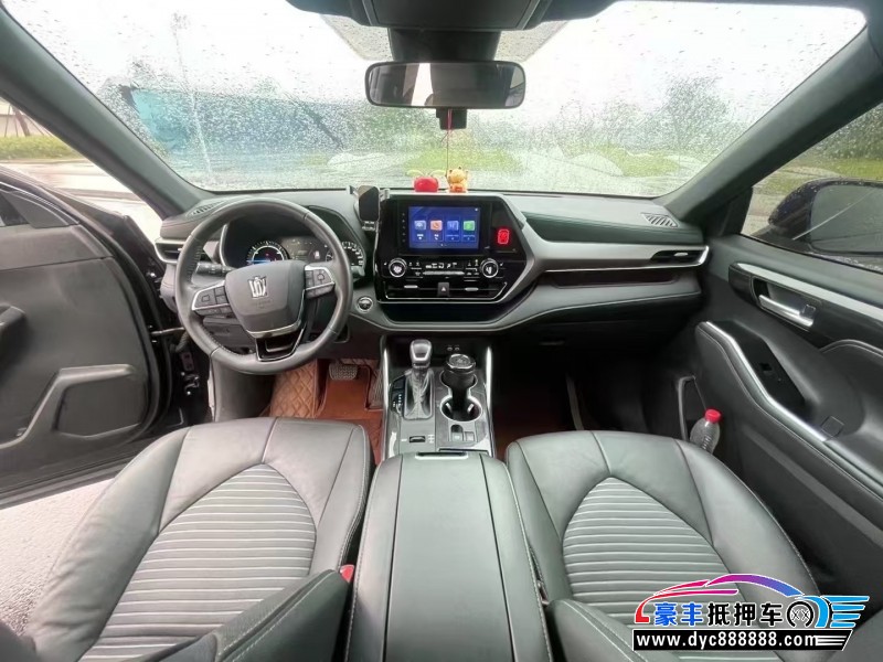 24年丰田皇冠轿车抵押车出售