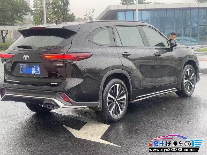 24年丰田皇冠轿车抵押车出售