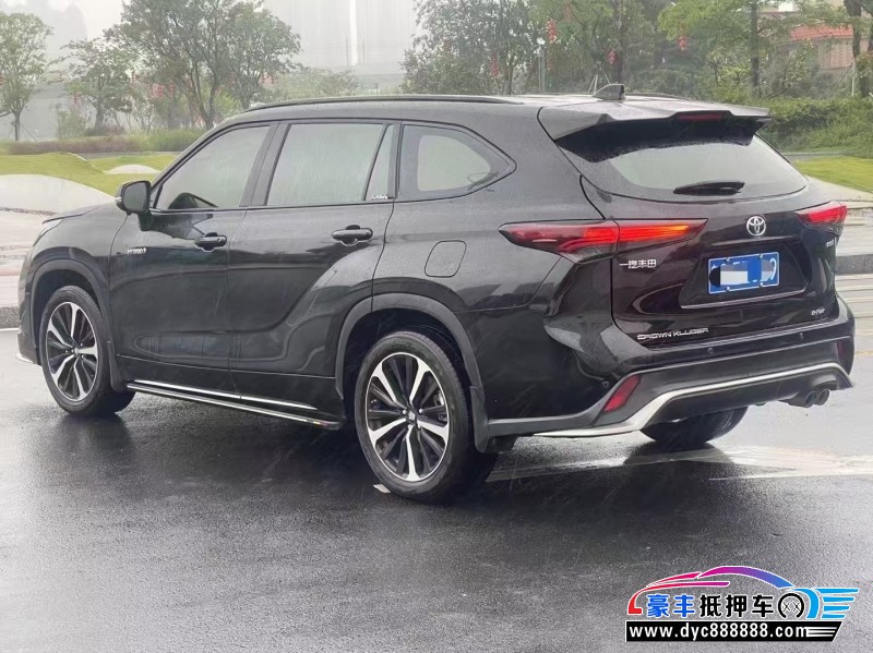 24年丰田皇冠轿车抵押车出售