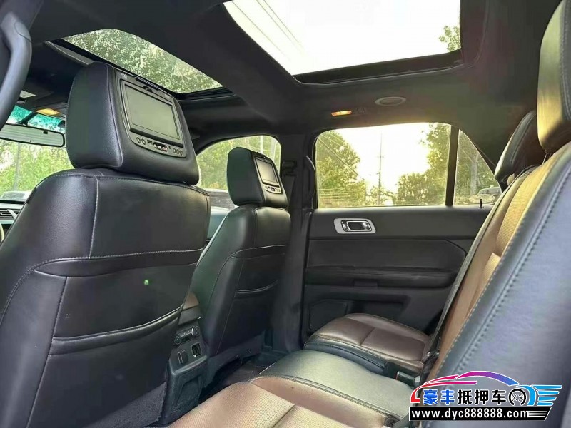 14年福特探险者轿车抵押车出售