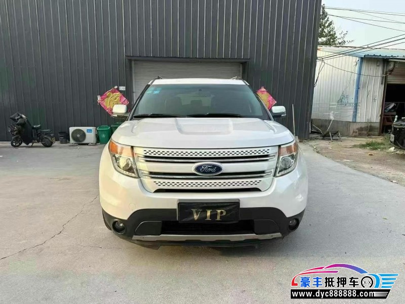 14年福特探险者轿车抵押车出售