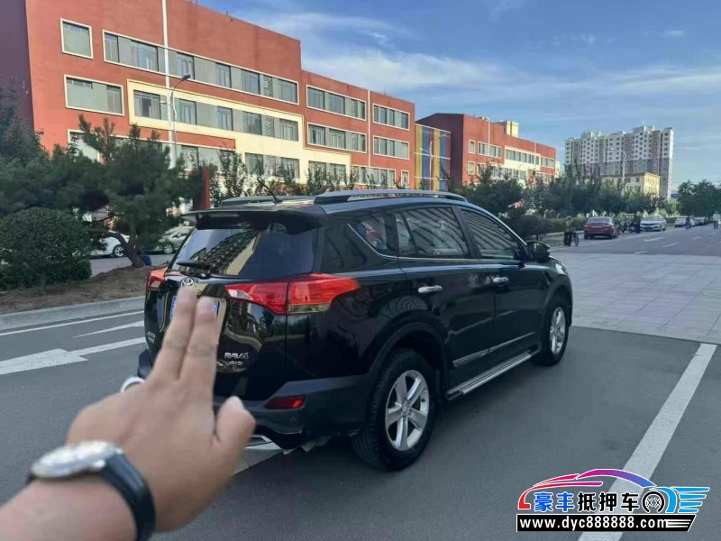 14年丰田RAV4轿车抵押车出售