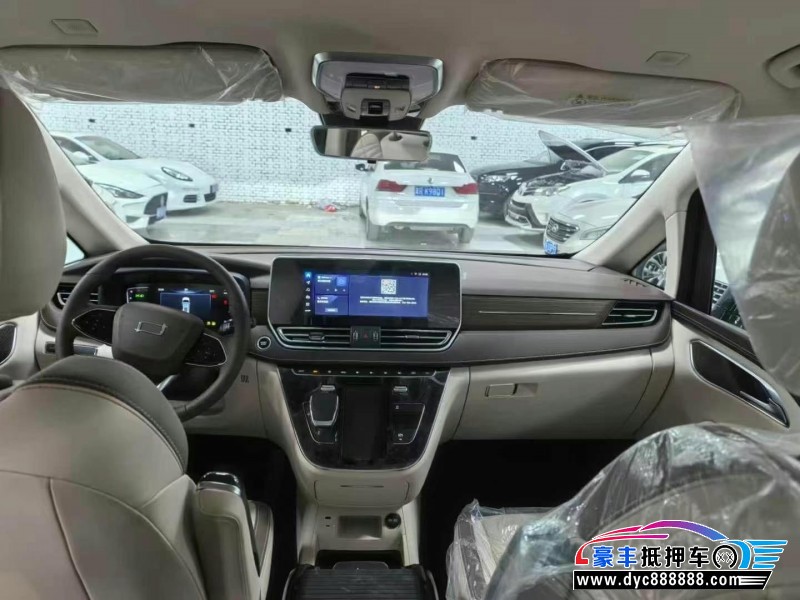 24年奔腾M9轿车抵押车出售