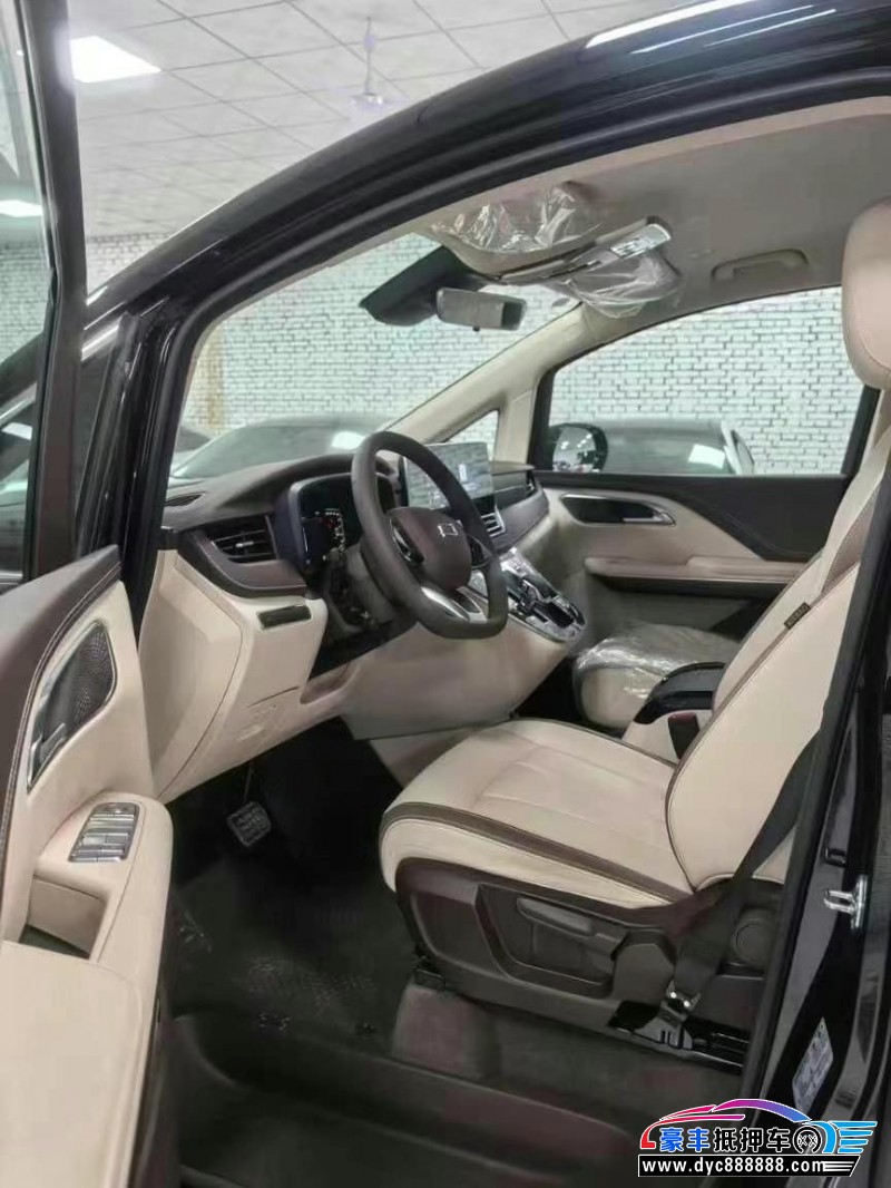 24年奔腾M9轿车抵押车出售