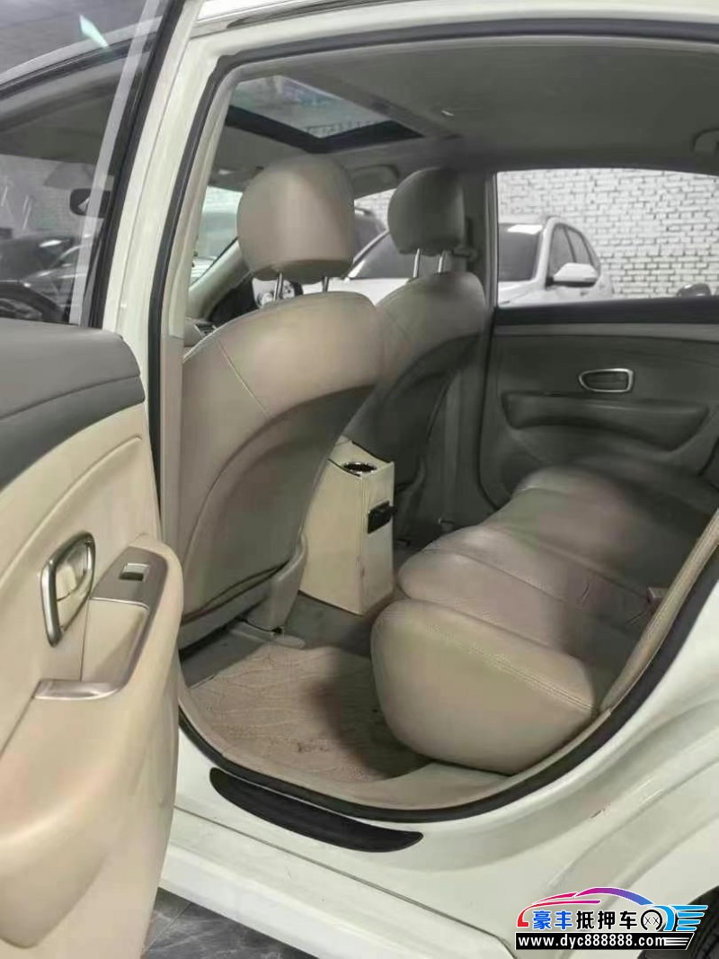 18年日产轩逸轿车抵押车出售