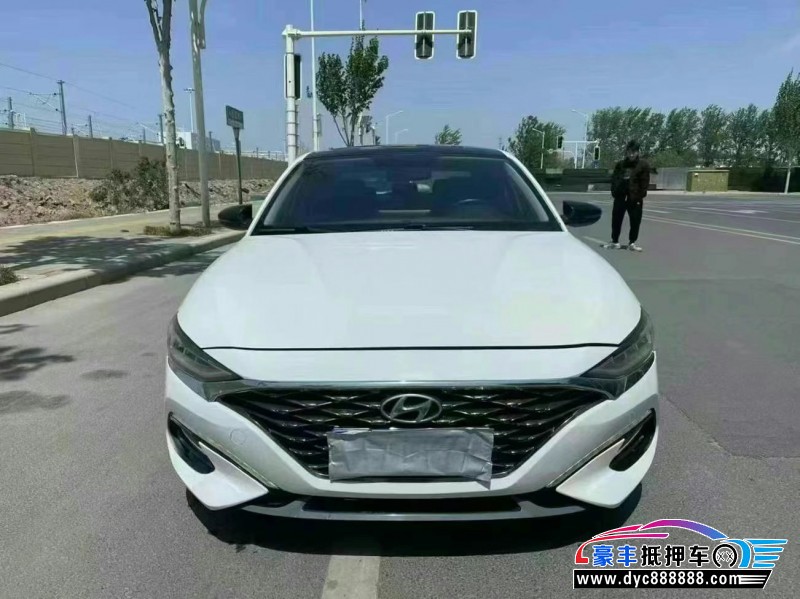 抵押车出售20年现代菲斯塔轿车