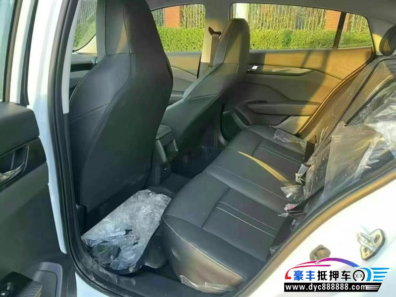 25年东风风神奕炫轿车抵押车出售