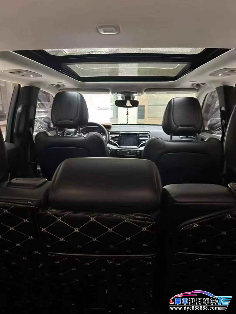 18年Jeep指挥官轿车抵押车出售