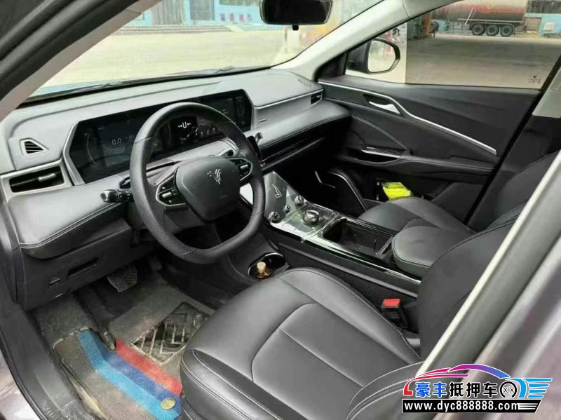 23年哪吒U轿车抵押车出售