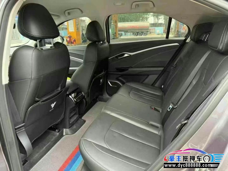 23年哪吒U轿车抵押车出售