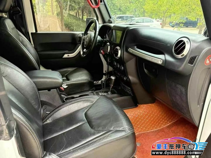 14年Jeep牧马人轿车抵押车出售