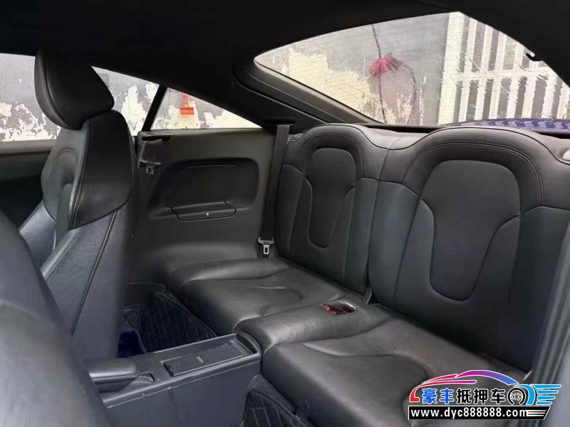 14年奥迪TT轿车抵押车出售