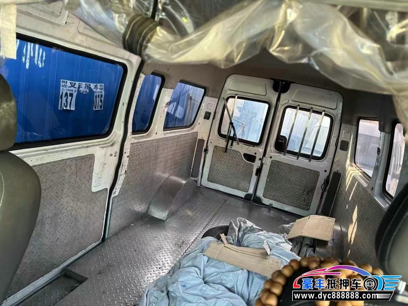 19年上汽大通V80轿车抵押车出售