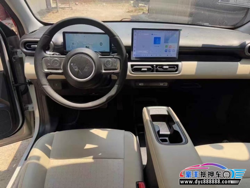 25年五菱缤果轿车抵押车出售