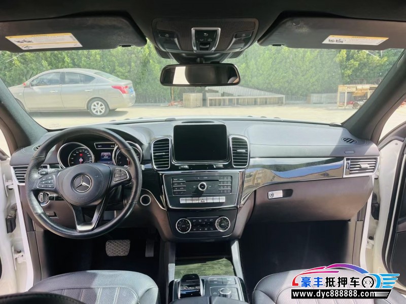 19年奔驰GLS轿车抵押车出售