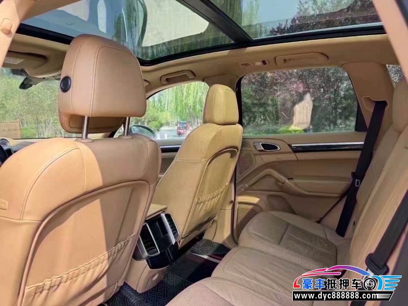 14年保时捷卡宴轿车抵押车出售