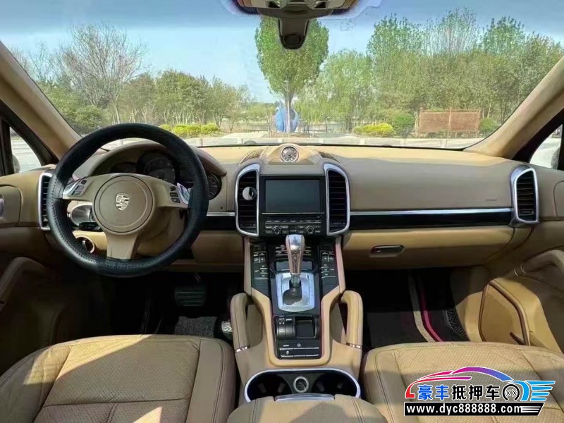 14年保时捷卡宴轿车抵押车出售