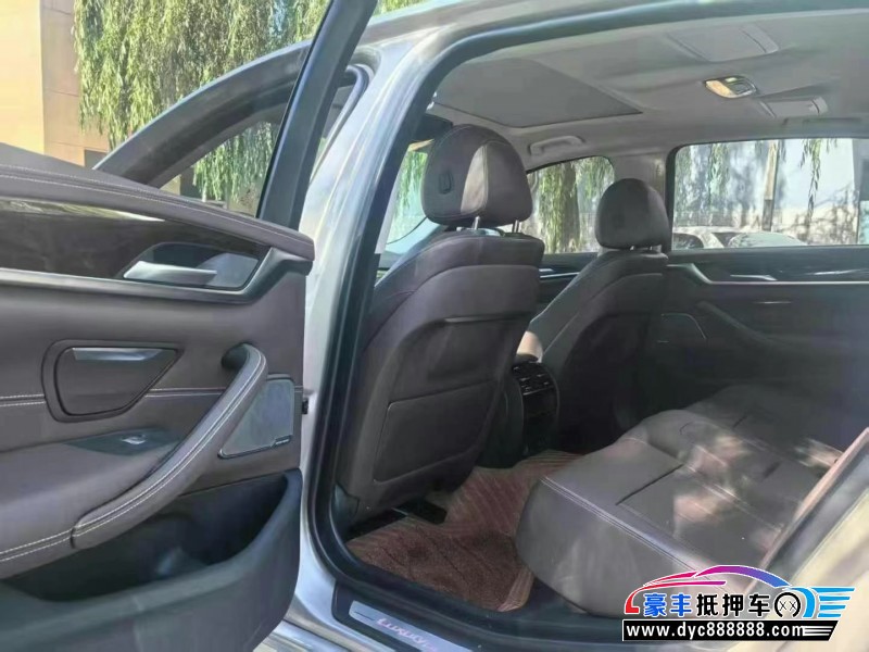 20年宝马5系轿车抵押车出售