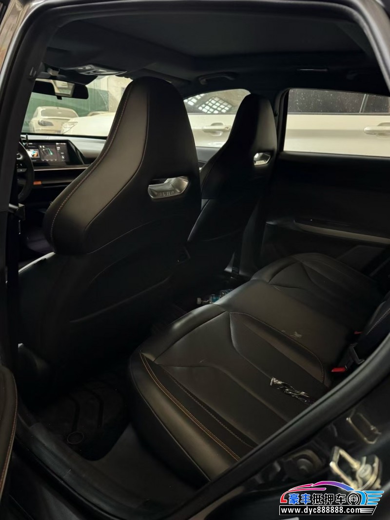 24年长安长安UNI轿车抵押车出售