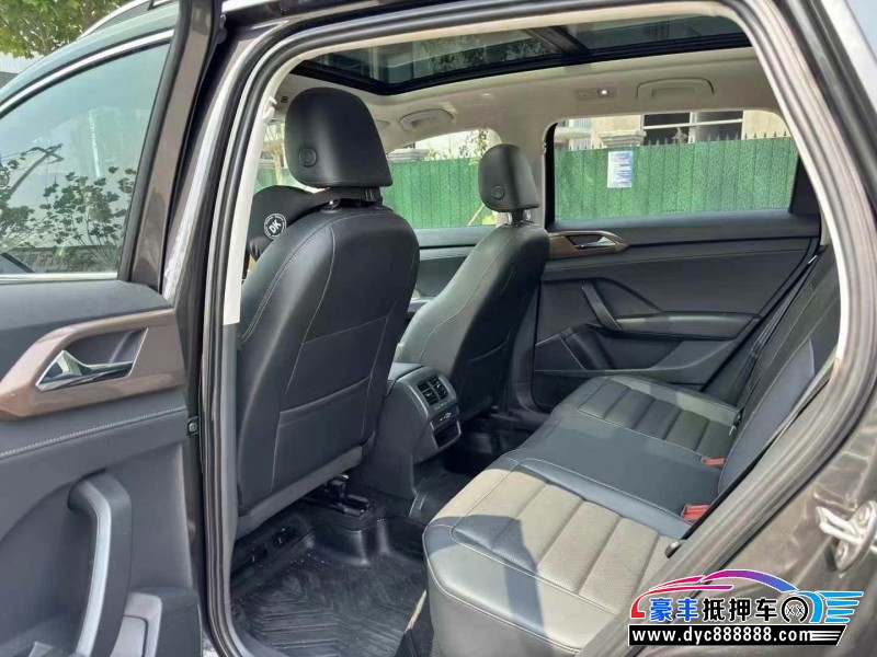 21年大众途岳轿车抵押车出售