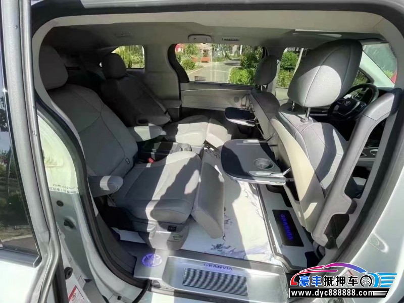 23年丰田格瑞维亚轿车抵押车出售