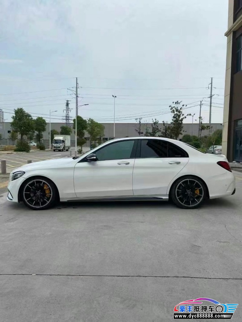 19年奔驰C轿车抵押车出售