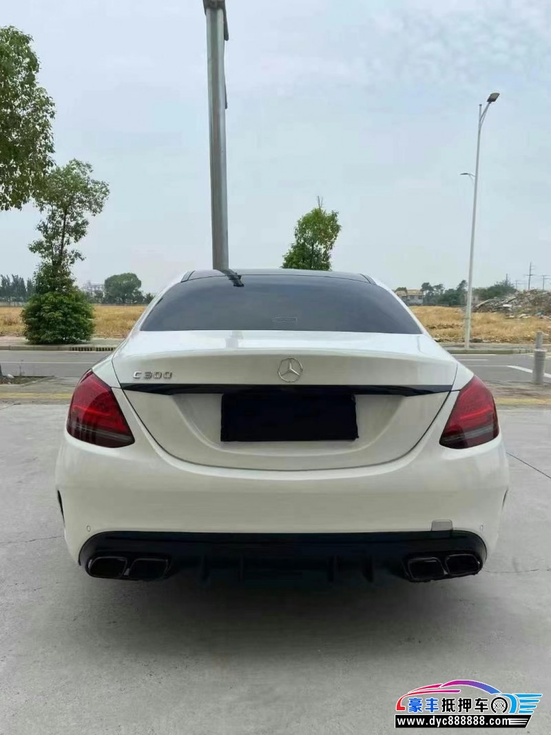 19年奔驰C轿车抵押车出售