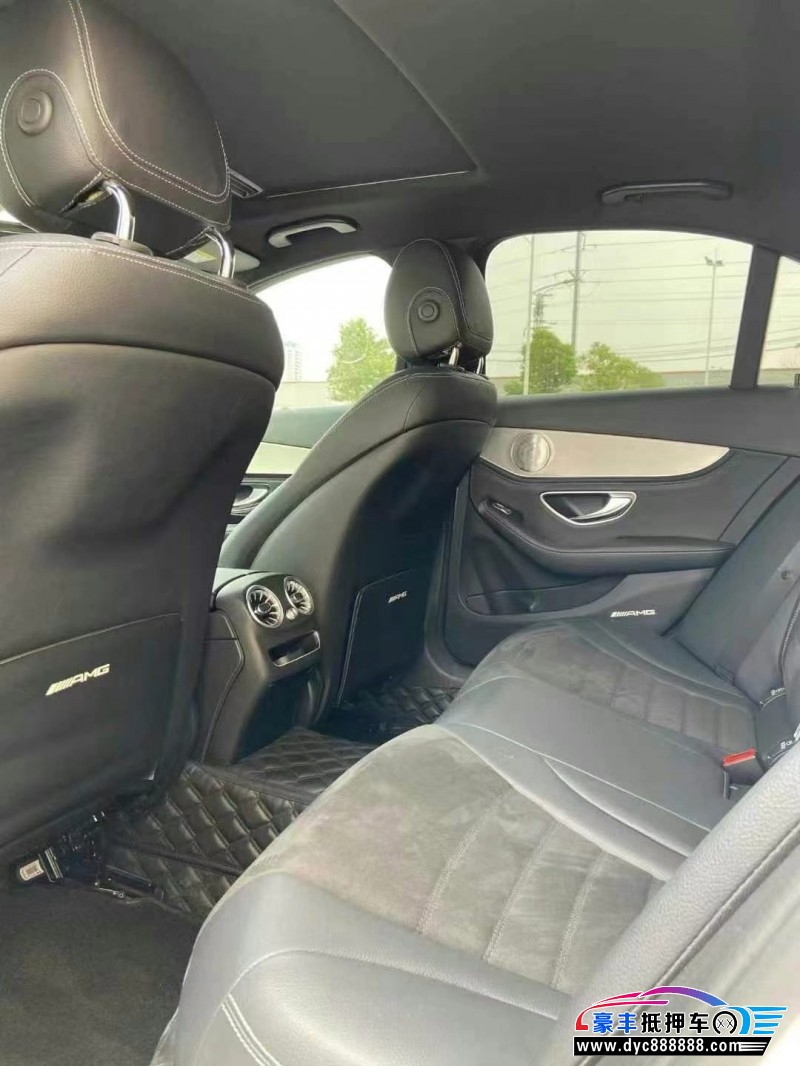 19年奔驰C轿车抵押车出售