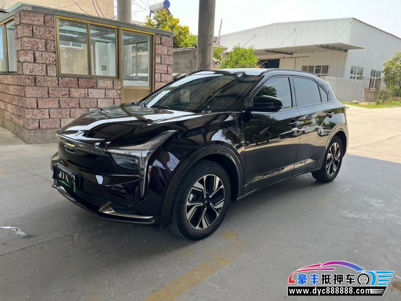 22年哪吒U轿车抵押车出售