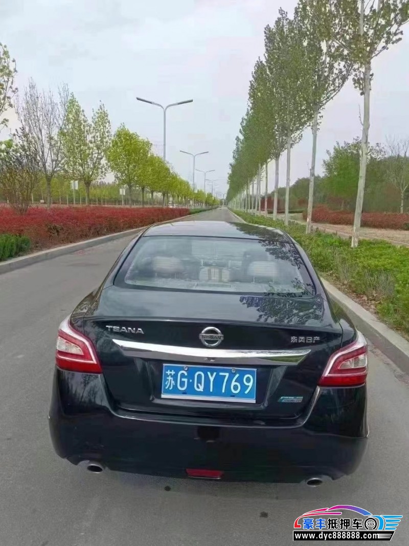 15年日产天籁轿车抵押车出售