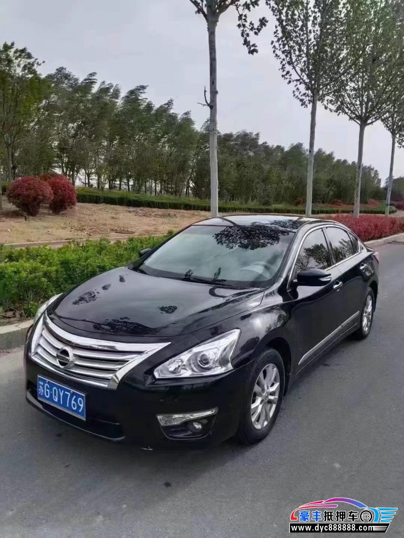 15年日产天籁轿车抵押车出售