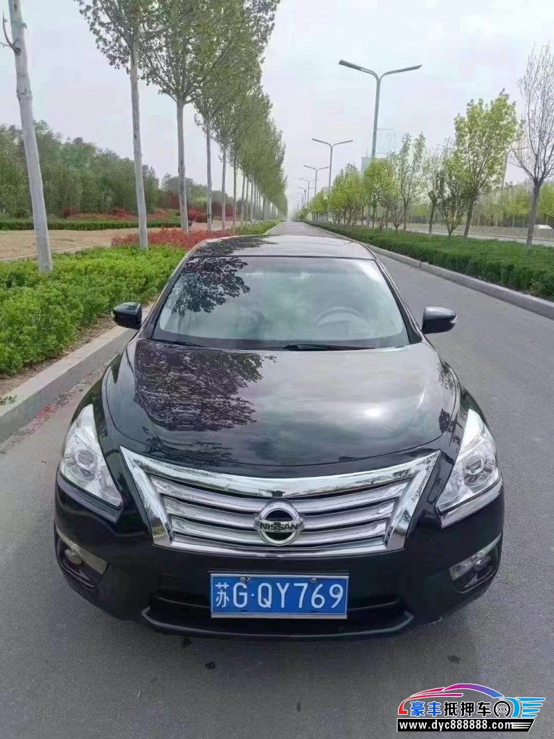 15年日产天籁轿车抵押车出售