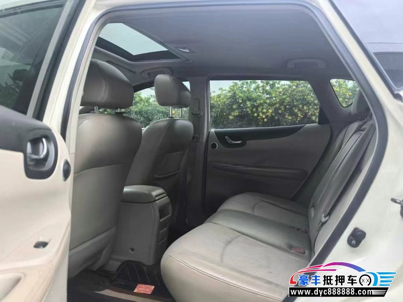 12年日产骐达轿车抵押车出售