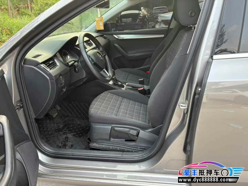 18年斯柯达明锐轿车抵押车出售