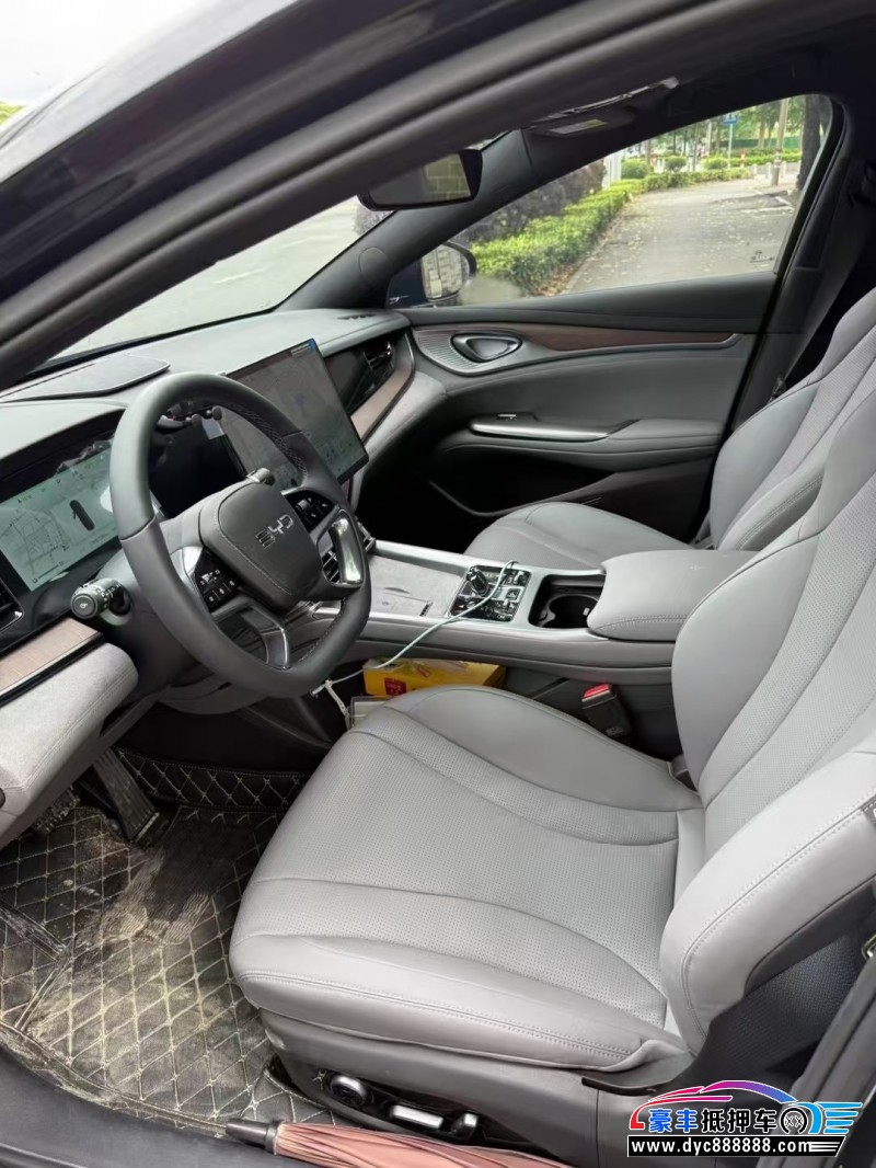 24年比亚迪海豹轿车抵押车出售