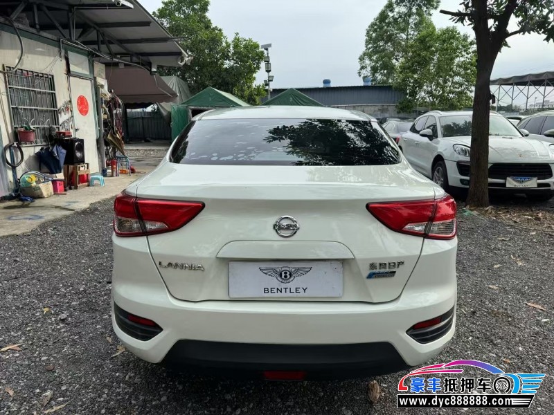 19年日产蓝鸟轿车抵押车出售