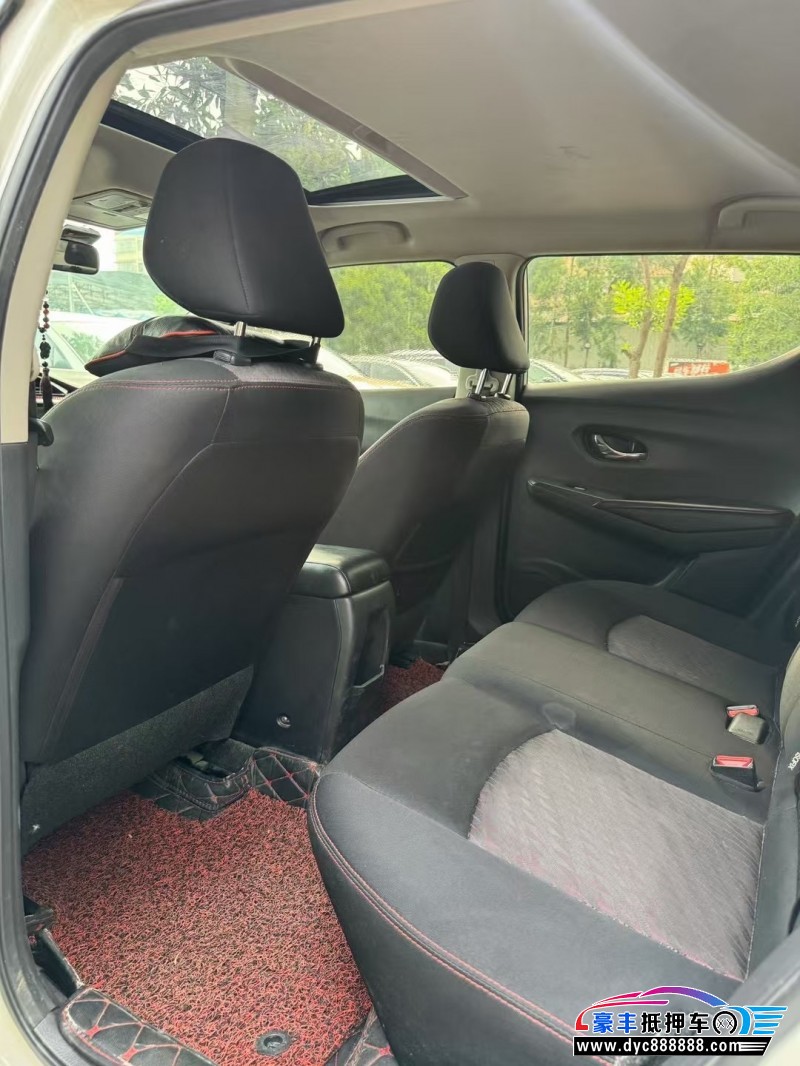 19年日产蓝鸟轿车抵押车出售