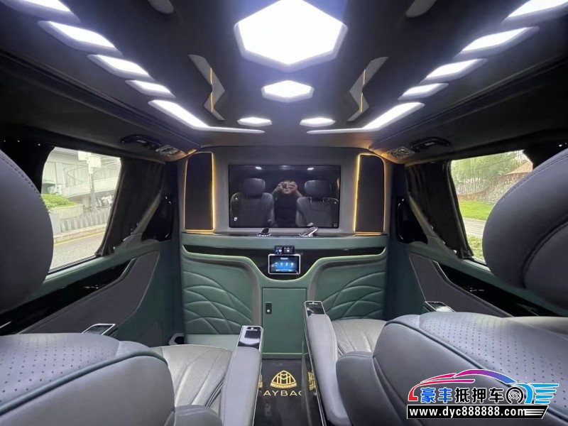 22年奔驰威霆轿车抵押车出售