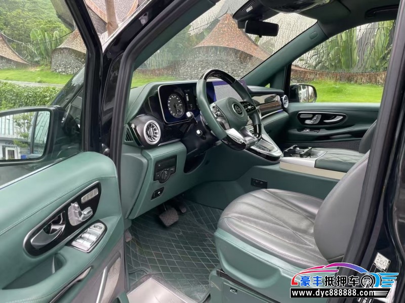 22年奔驰威霆轿车抵押车出售