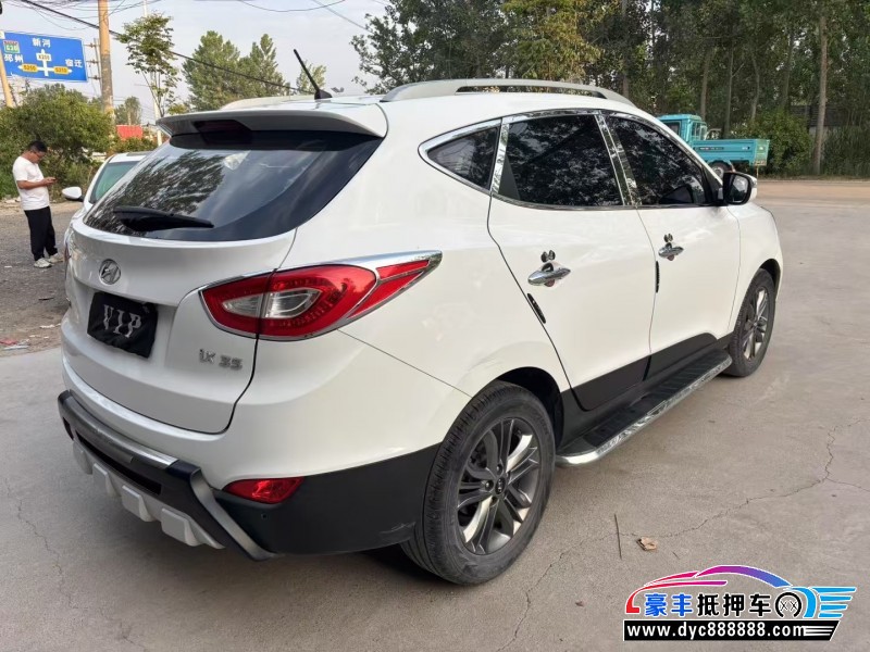 13年现代ix35轿车抵押车出售