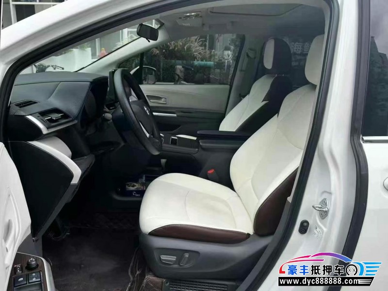 24年丰田塞纳轿车抵押车出售